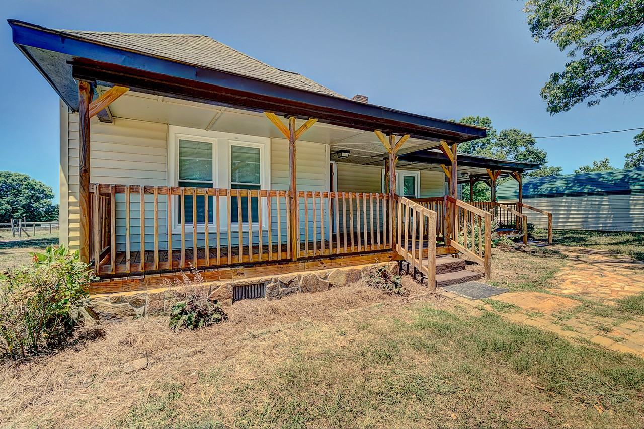 969 Baxter Rd #1 - Photo 3 of 24