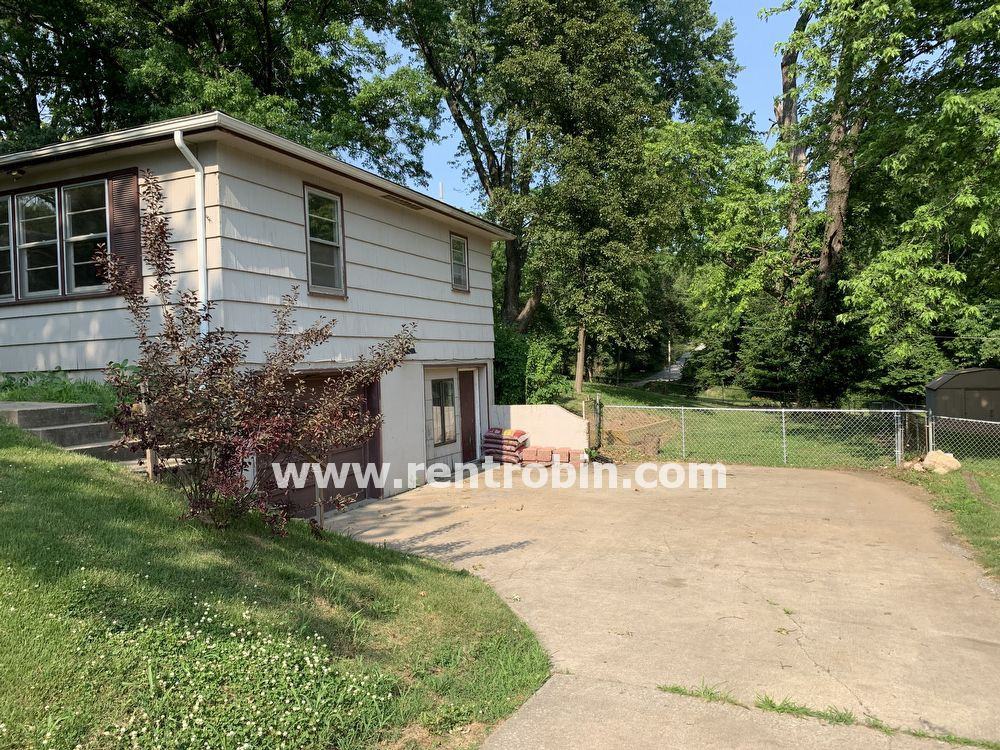 3735 N Walrond Ave - Photo 3 of 17