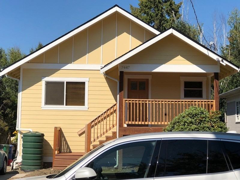 7447 Corliss Ave N - Photo 2 of 26