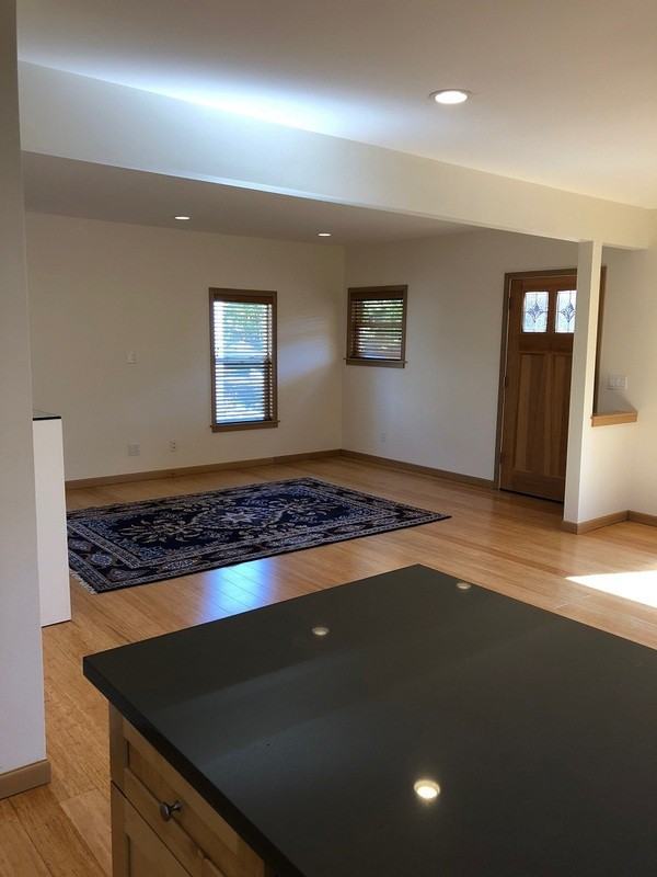 7447 Corliss Ave N - Photo 4 of 26