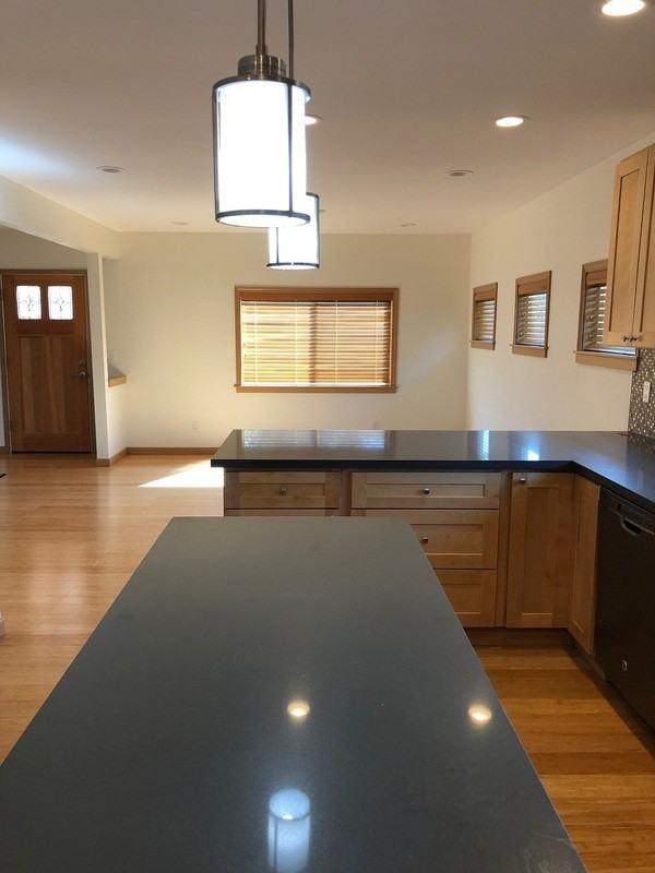 7447 Corliss Ave N - Photo 7 of 26