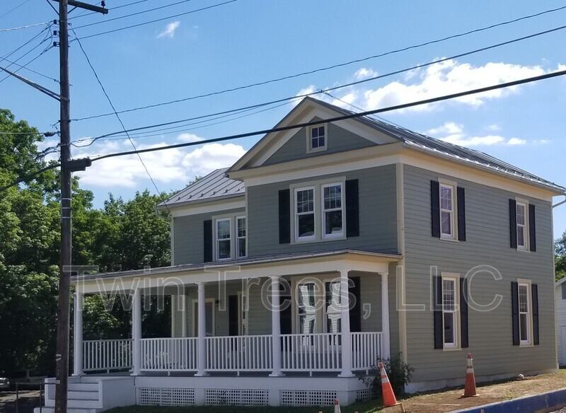 6029 Main St - Photo 2 of 8