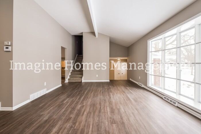 33290 Cromwell Dr - Photo 3 of 14