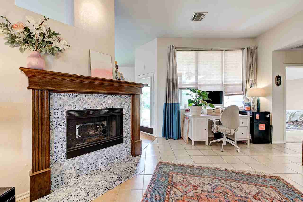 2912 Devonshire Dr #1 - Photo 4 of 29