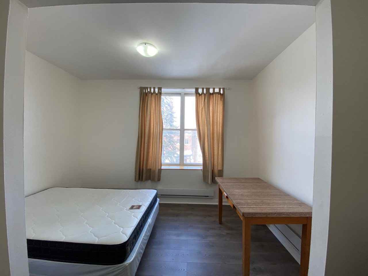 3488 av du parc - Photo 7 of 10