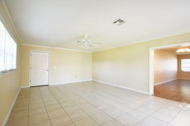 151 Hollywood Blvd - Photo 3 of 17