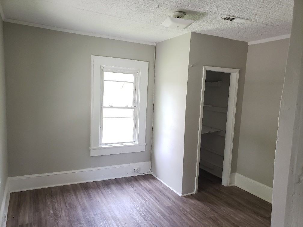 2314 Julia Ave - Photo 3 of 9