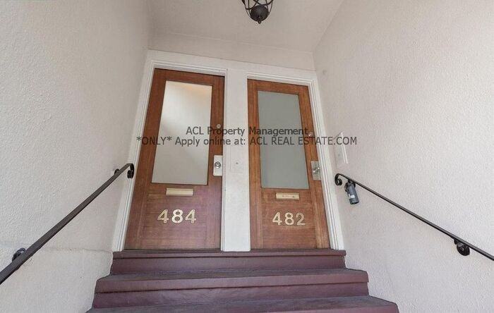 484 41st St - Photo 3 of 14