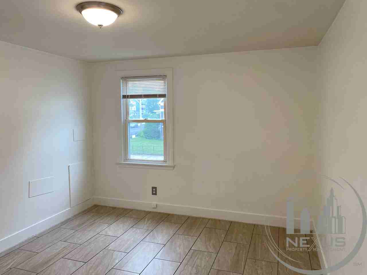 497 Winter St - Photo 3 of 16