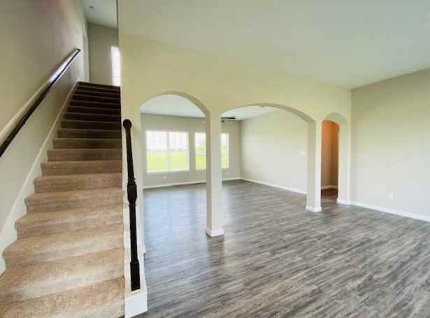 615 Johnston Dr - Photo 2 of 26