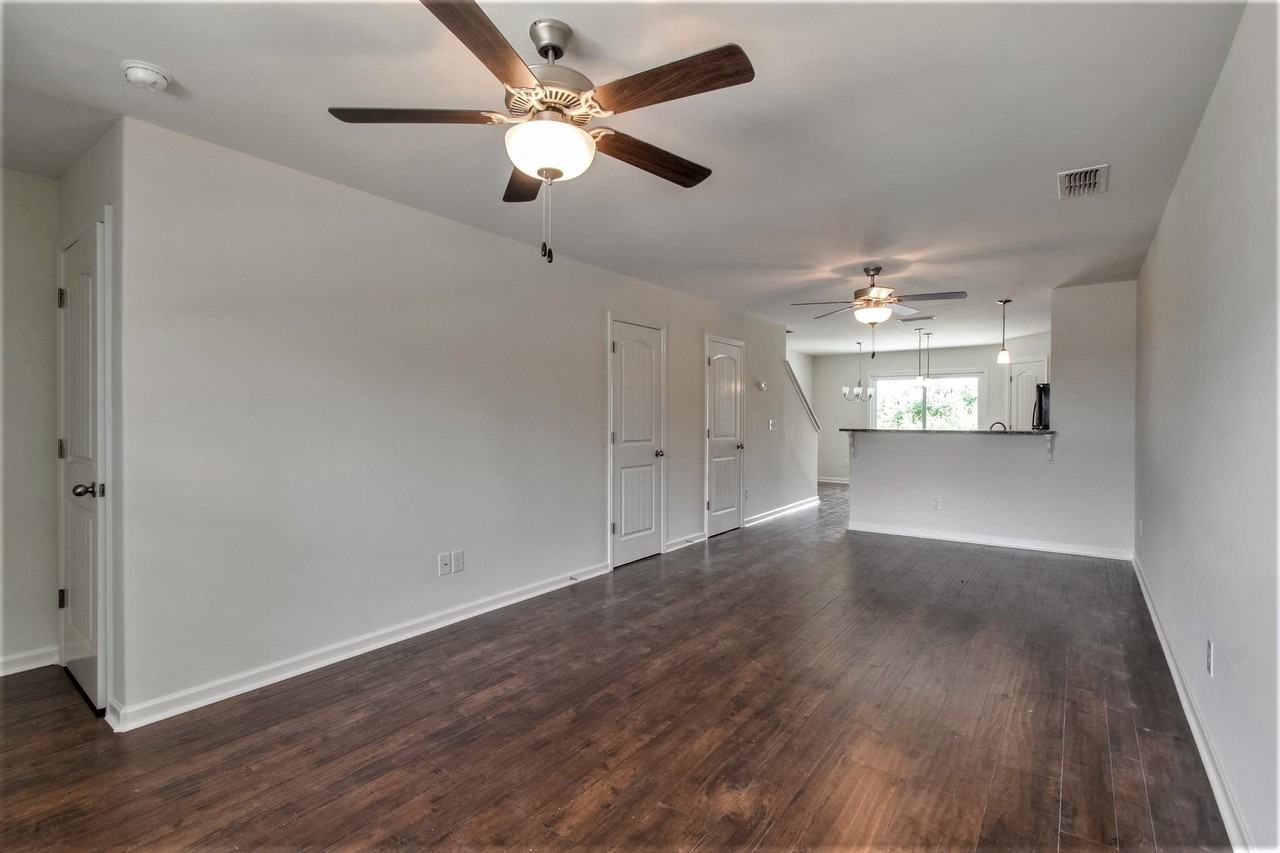 143 Cobblestone Place Dr - Photo 2 of 18