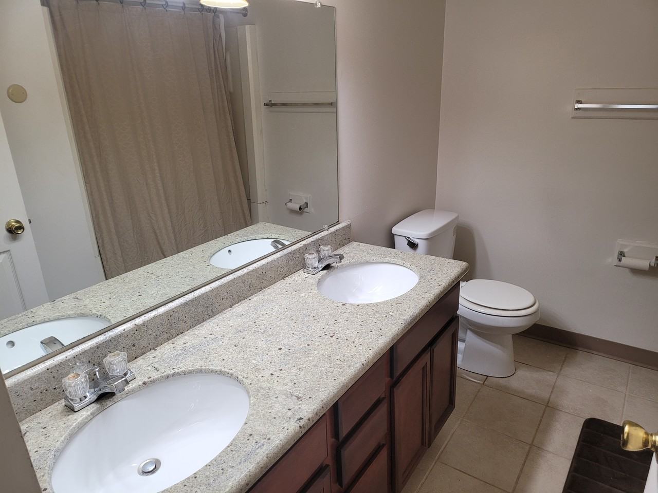 915 Mull Ave - Photo 3 of 10