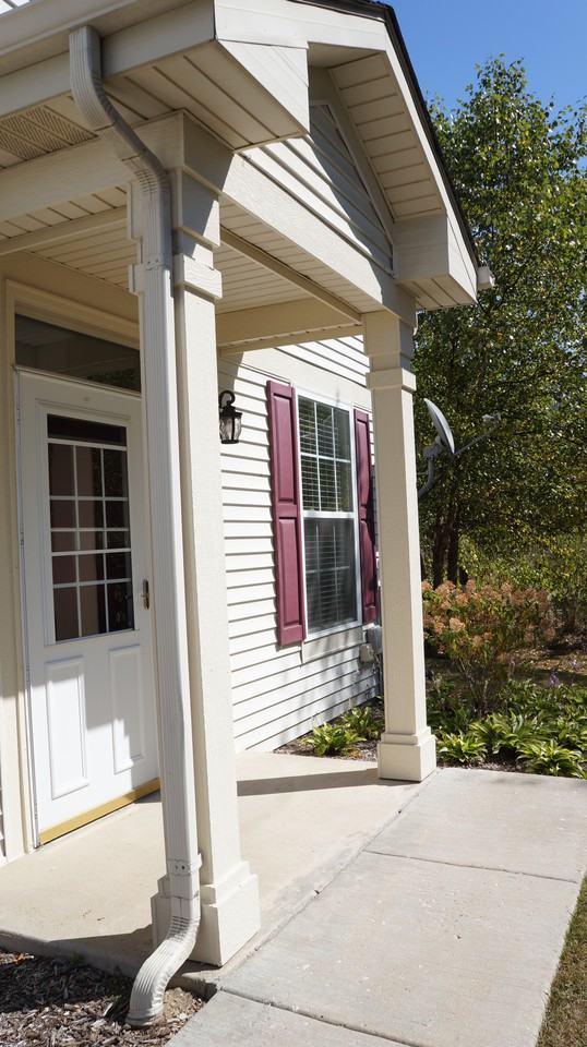 357 Emerald Ln - Photo 2 of 23