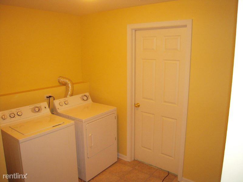 269 Evergreen Cir - Photo 3 of 10