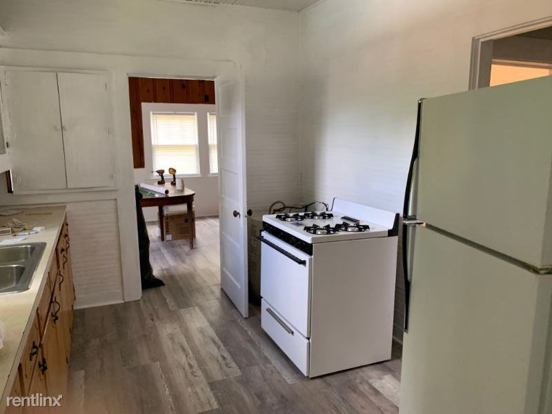 412 S 6th St - Photo 2 of 6