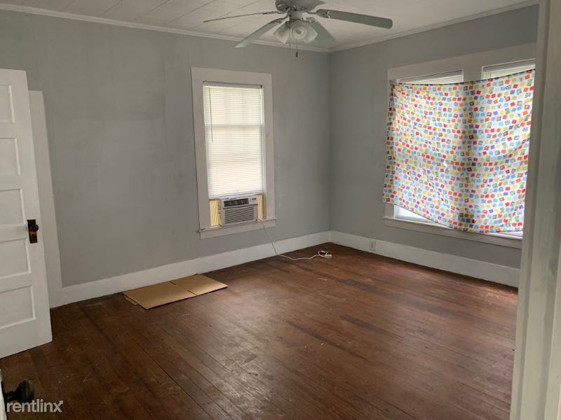 412 S 6th St - Photo 3 of 6