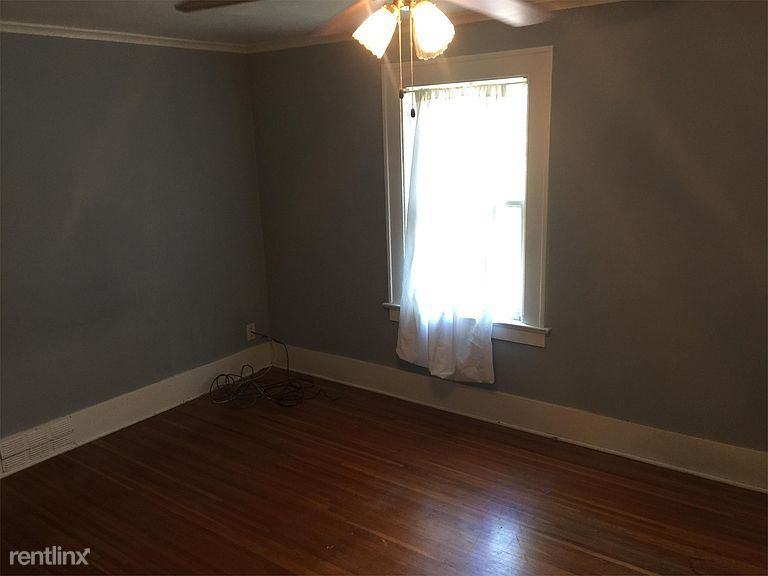 512 Caroline St - Photo 3 of 10