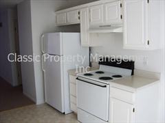 3724 NE 72nd St - Photo 3 of 10