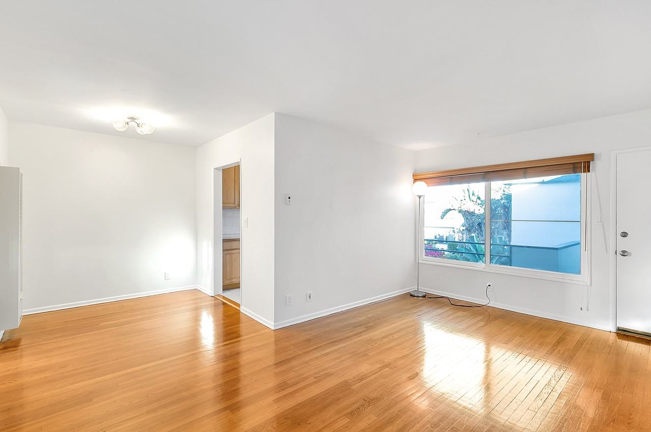 2033 Euclid St #11 - Photo 5 of 15