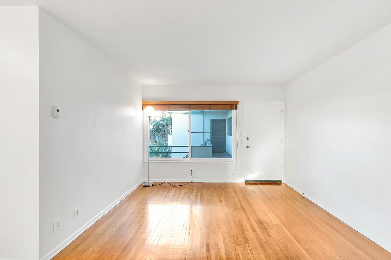 2033 Euclid St #11 - Photo 6 of 15