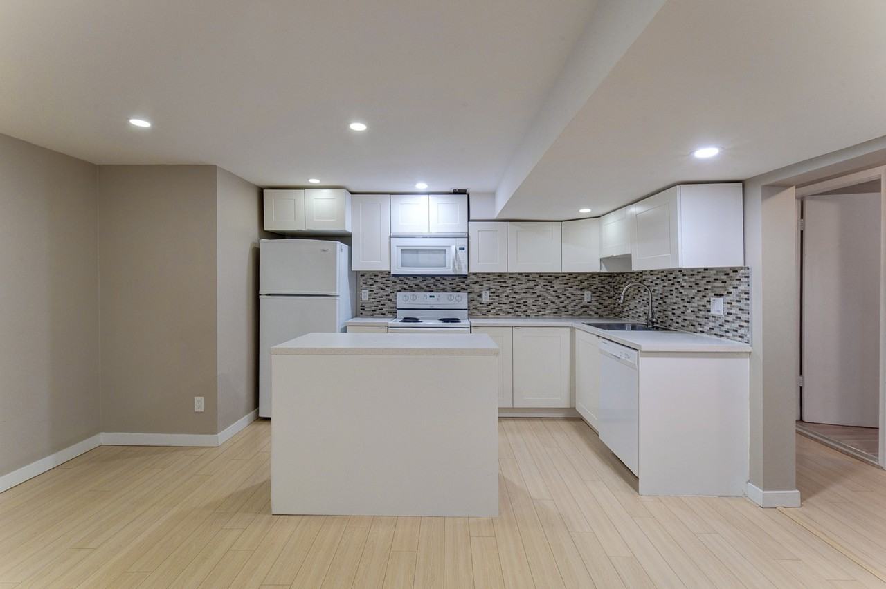 35 St NW & 15 Ave NW #Bsmt - Photo 2 of 24