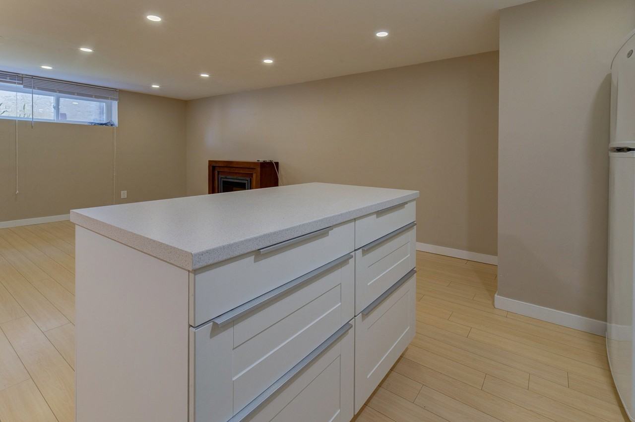 35 St NW & 15 Ave NW #Bsmt - Photo 6 of 24