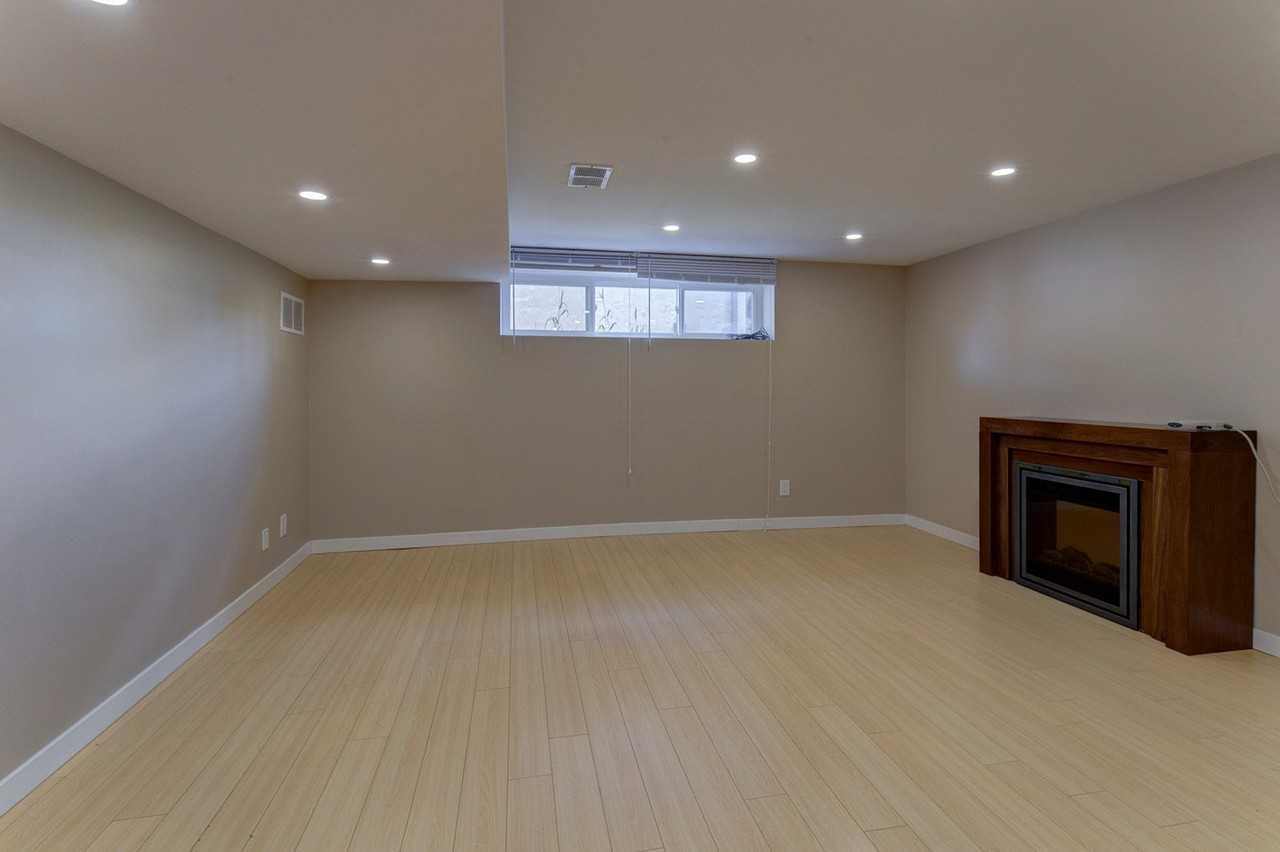 35 St NW & 15 Ave NW #Bsmt - Photo 3 of 24