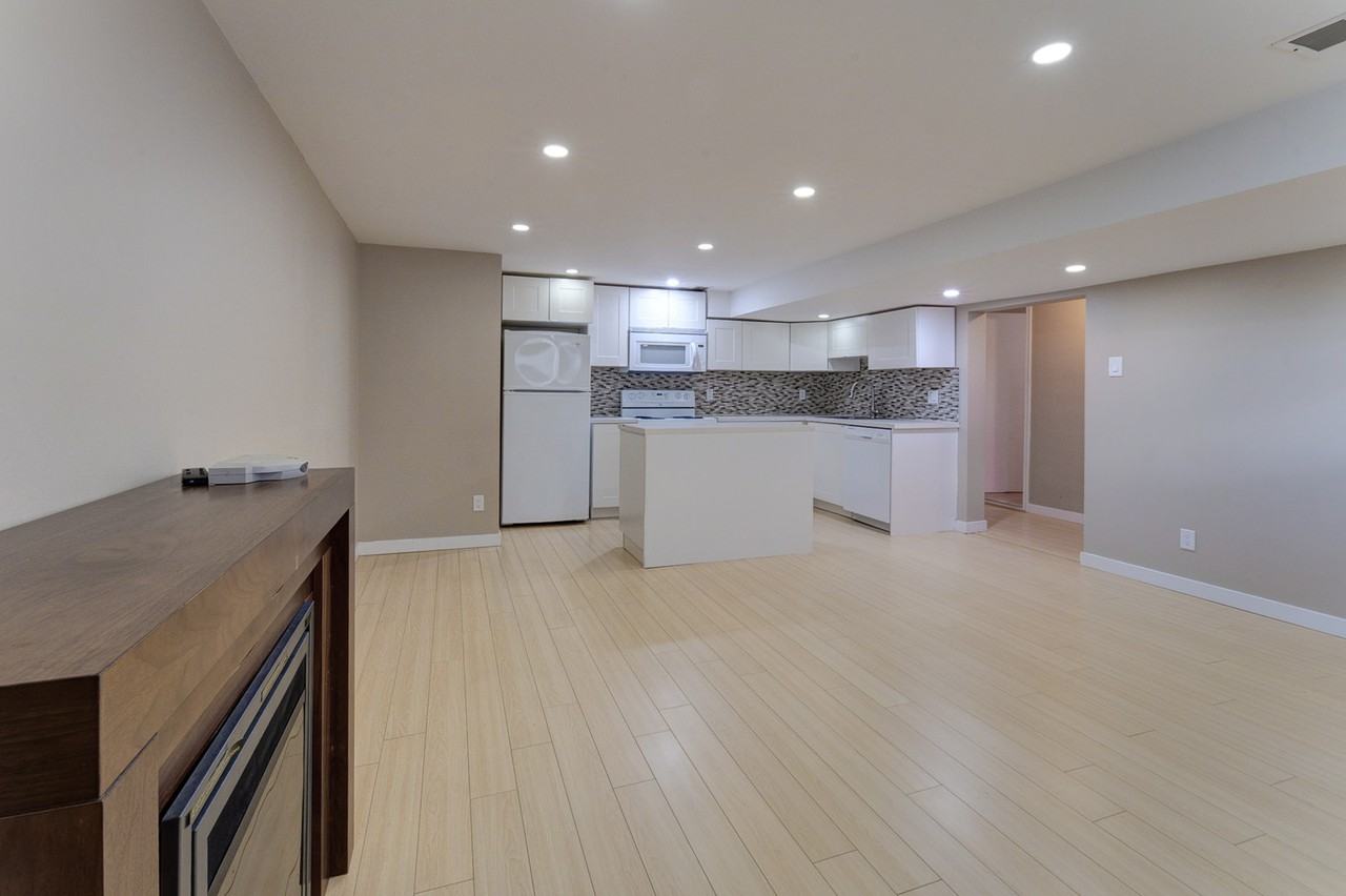 35 St NW & 15 Ave NW #Bsmt - Photo 7 of 24