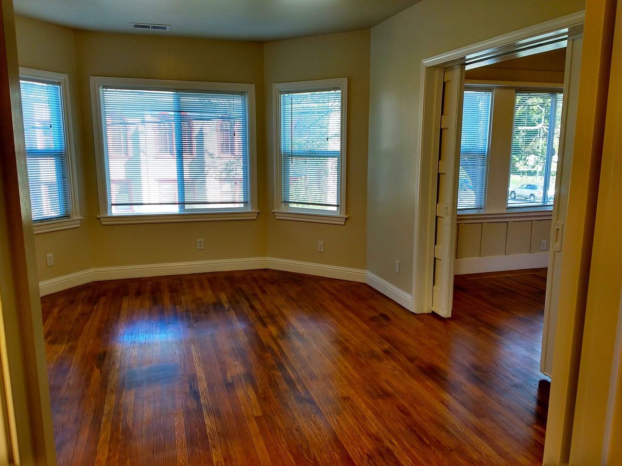 655 10th St - Photo 3 of 8