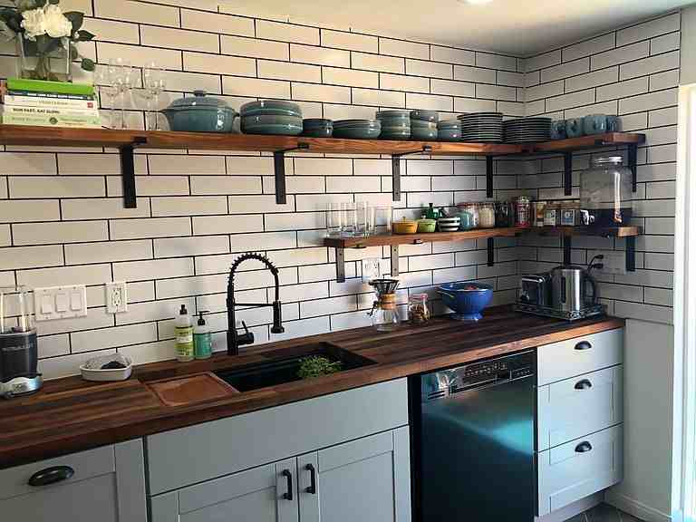 1600 Palmyrita Ave - Photo 2 of 16