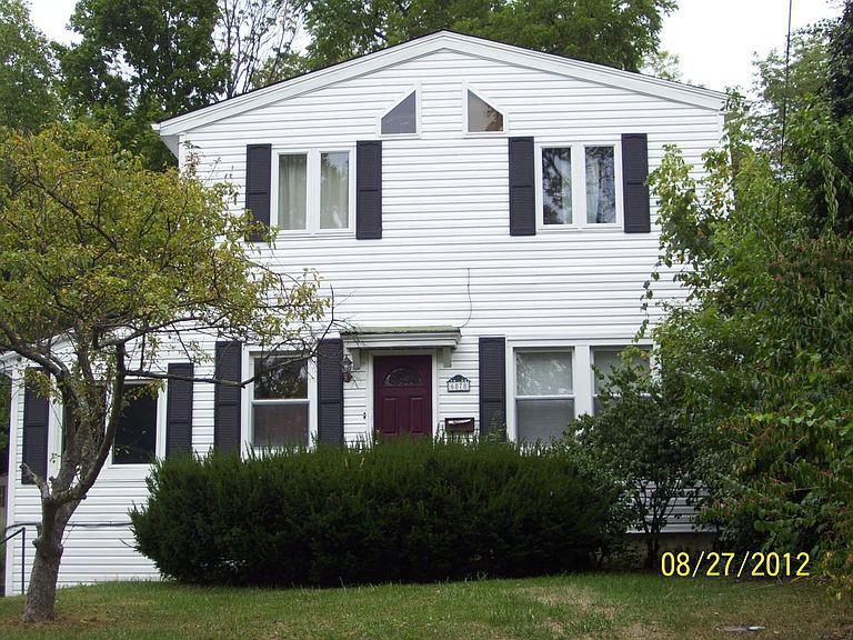 6878 Esther Ln - Photo 2 of 31