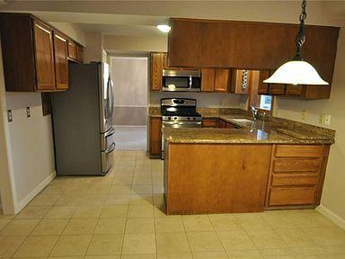 340 Plymouth Dr - Photo 3 of 29