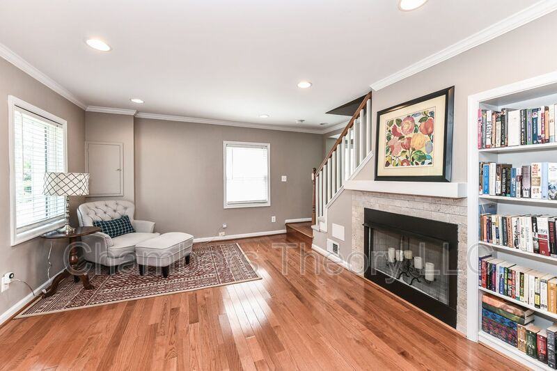 1033 S Edison St - Photo 7 of 31