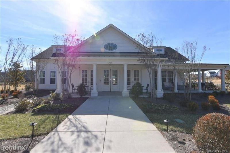 12832 Flagstone Dr - Photo 2 of 11