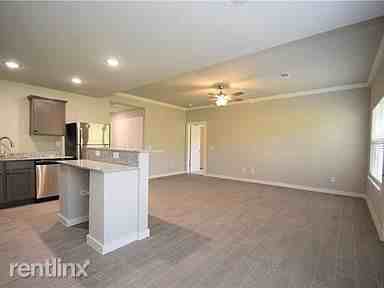 402 Rineel Ave - Photo 2 of 7