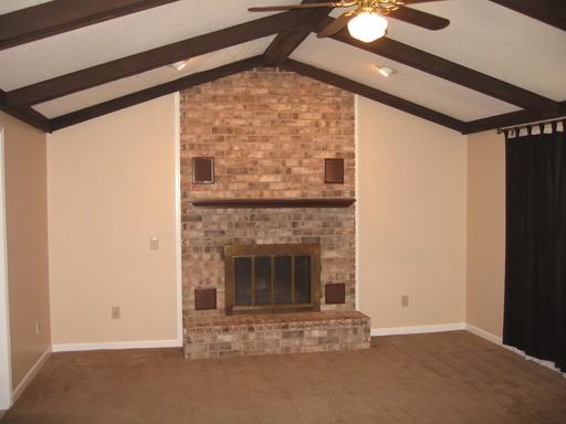 1102 Hickory St - Photo 2 of 11