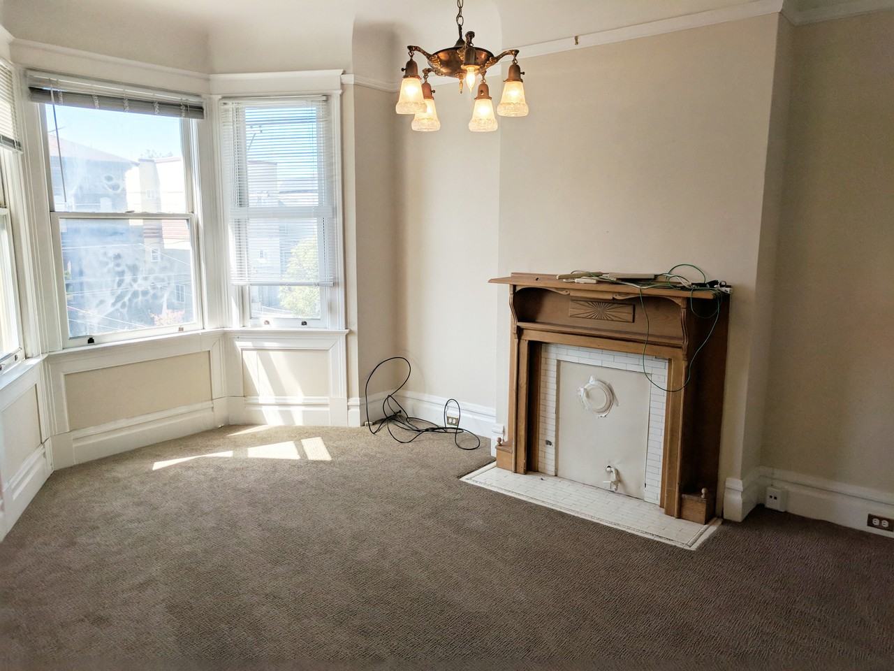 967 South Van Ness Avenue - Photo 2 of 4