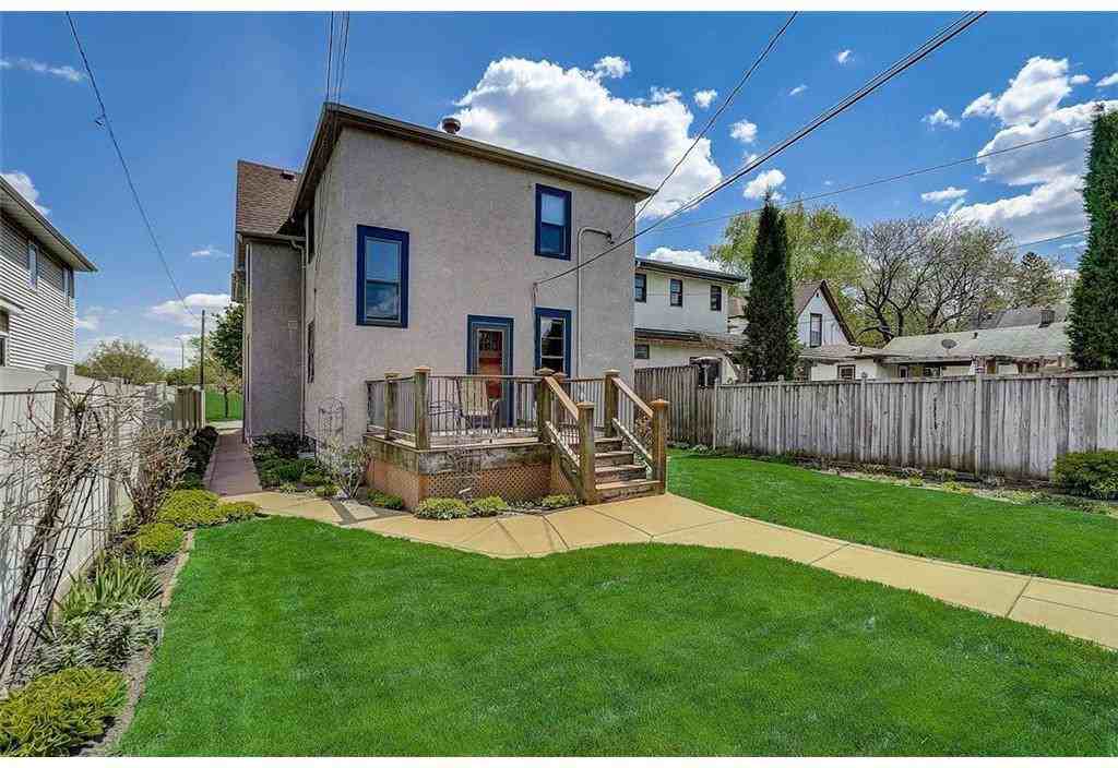 4218 33rd Ave S #4218 - Photo 2 of 16
