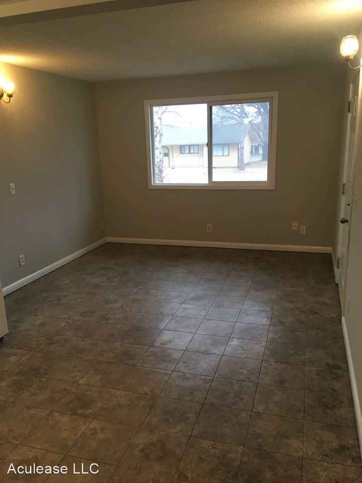 503/505 Holly Lane - Photo 3 of 7