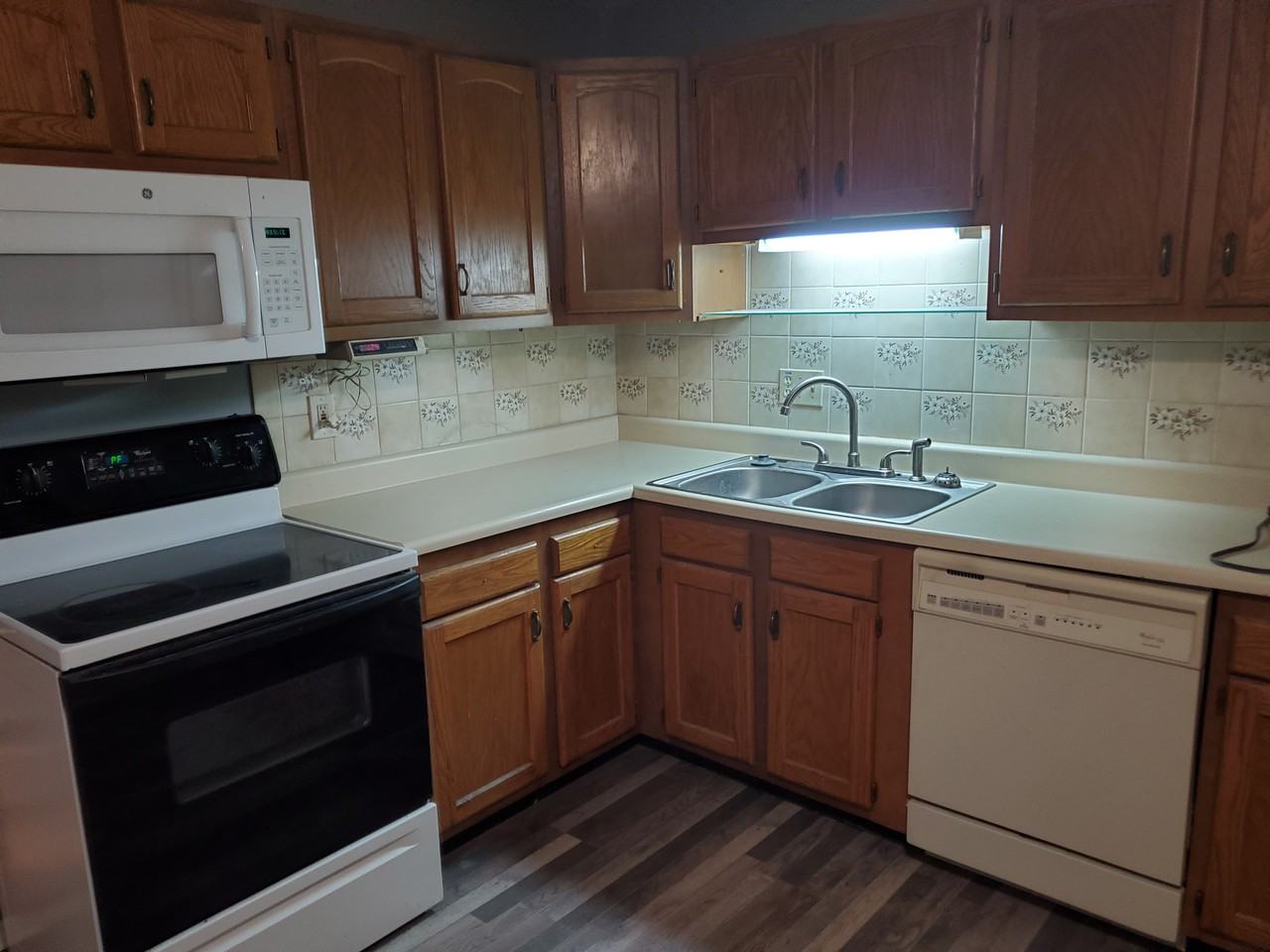 7226 Creekview Dr #5 - Photo 2 of 14