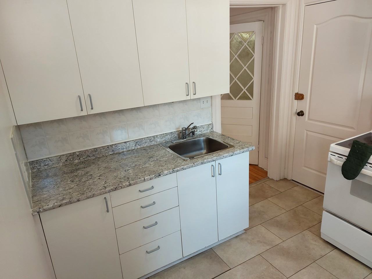 255 Daly Avenue #8 - Photo 4 of 17