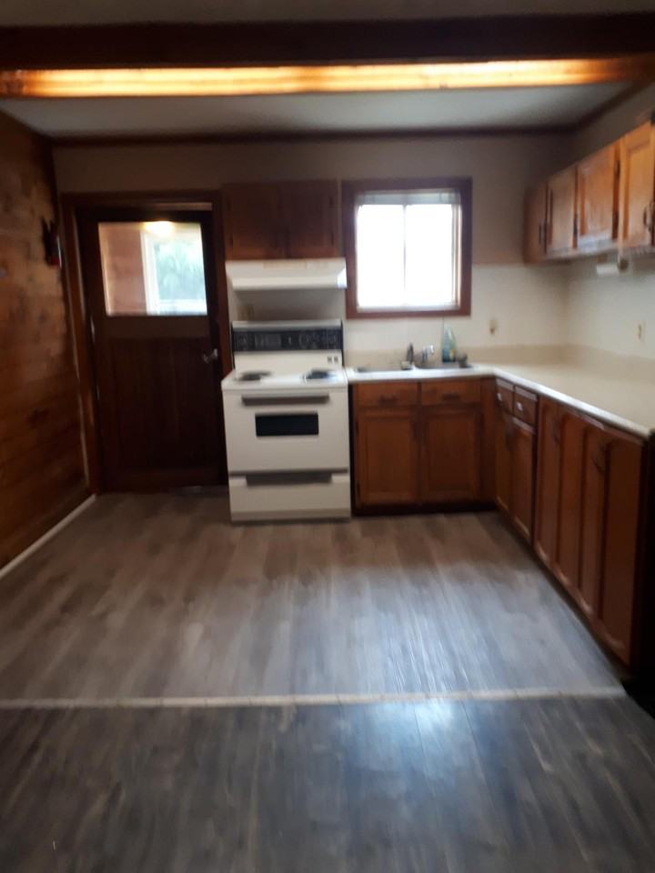 550 Lakeshore Drive 7 - Photo 2 of 6