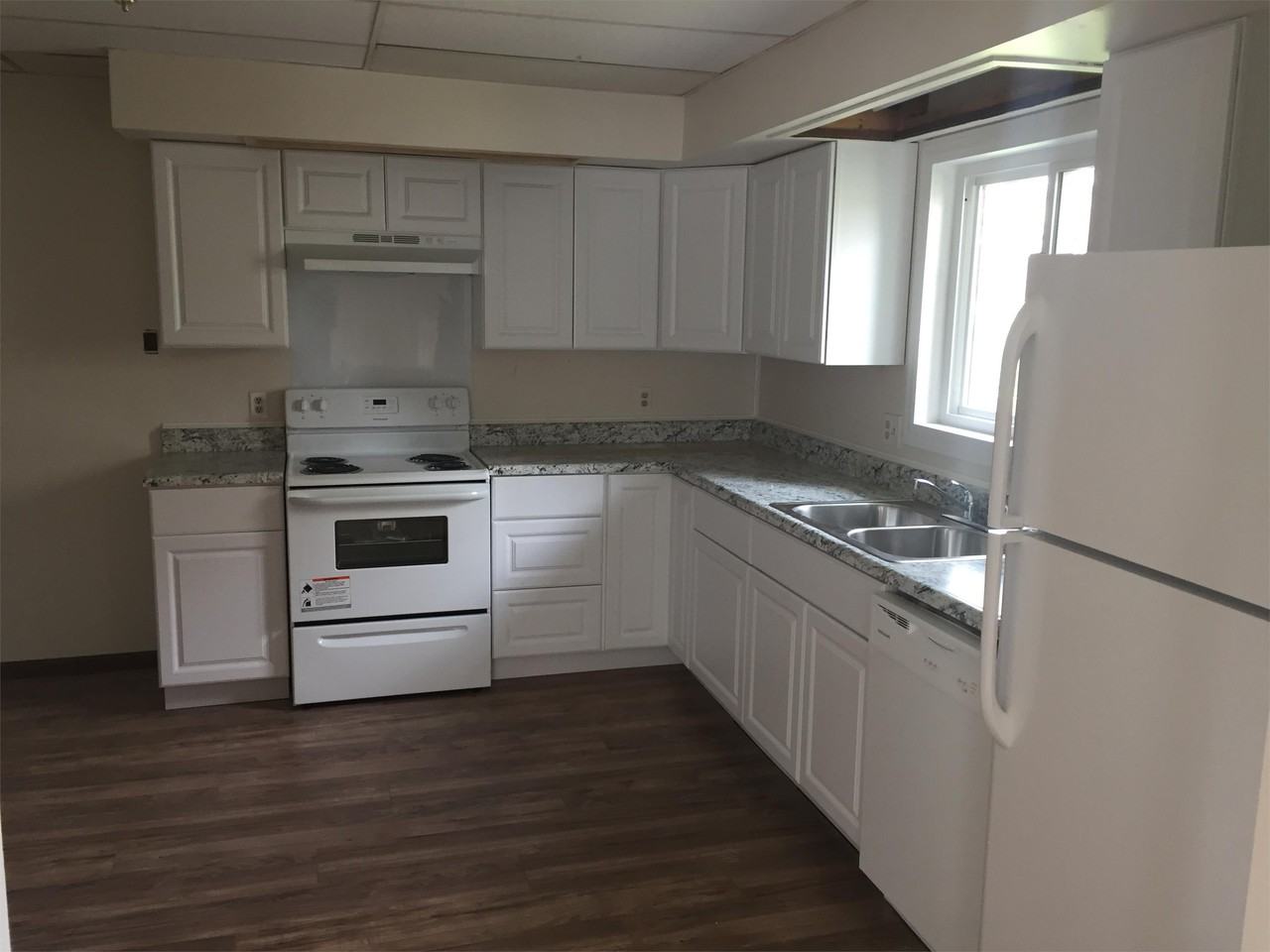 1606 W Broadway St #1606 - Photo 4 of 14