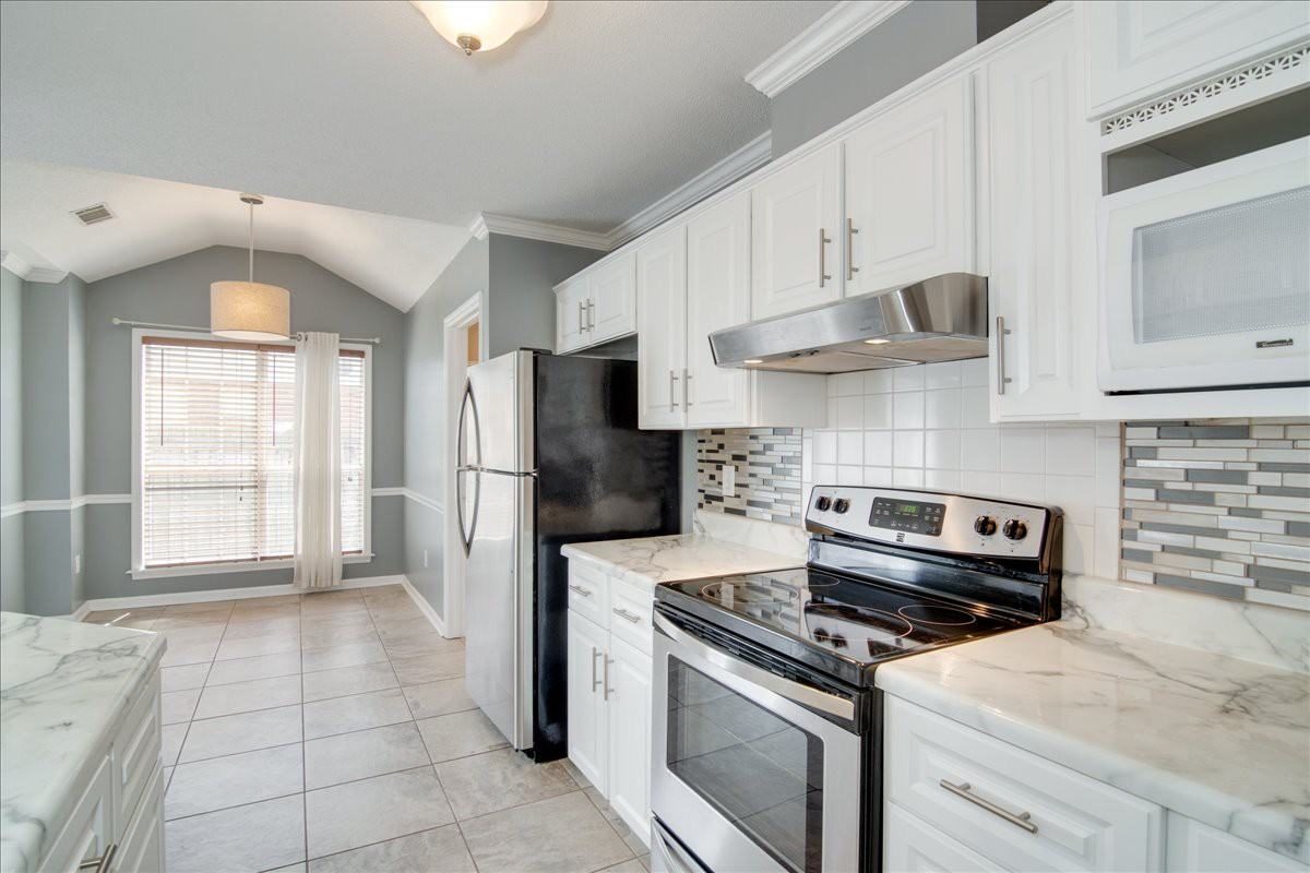 141 Summerfield Cir #1 - Photo 4 of 12