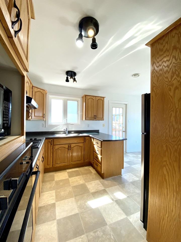 4 Barry Place - Main - Photo 3 of 21