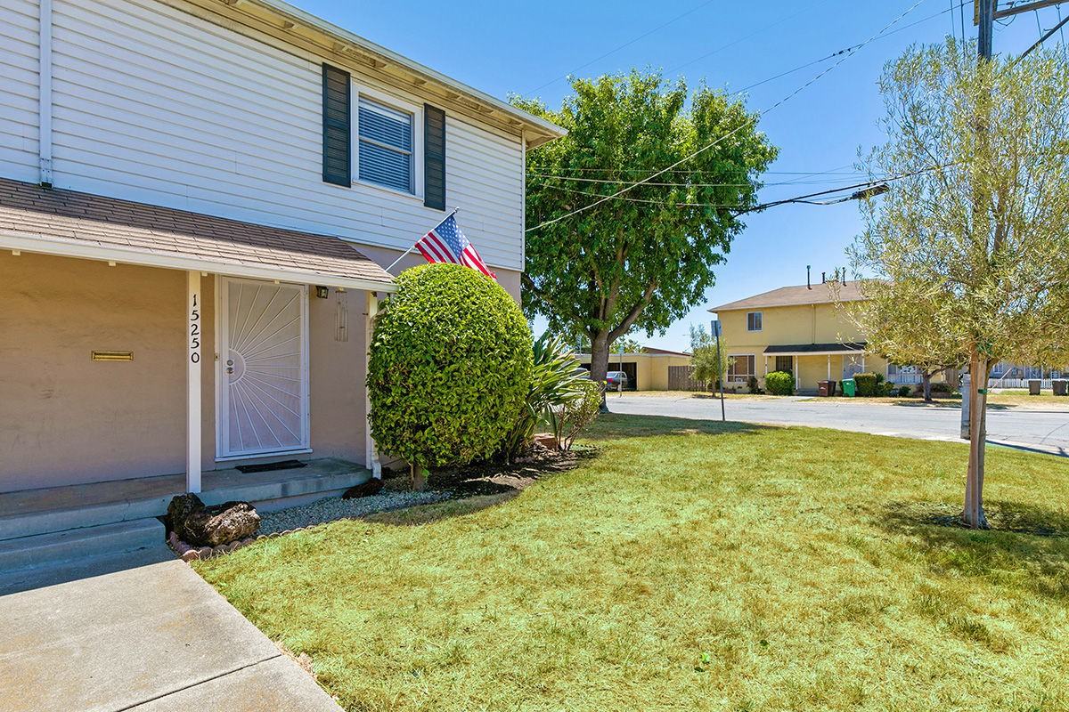 Hesperian Apartments - Photo 2 of 21