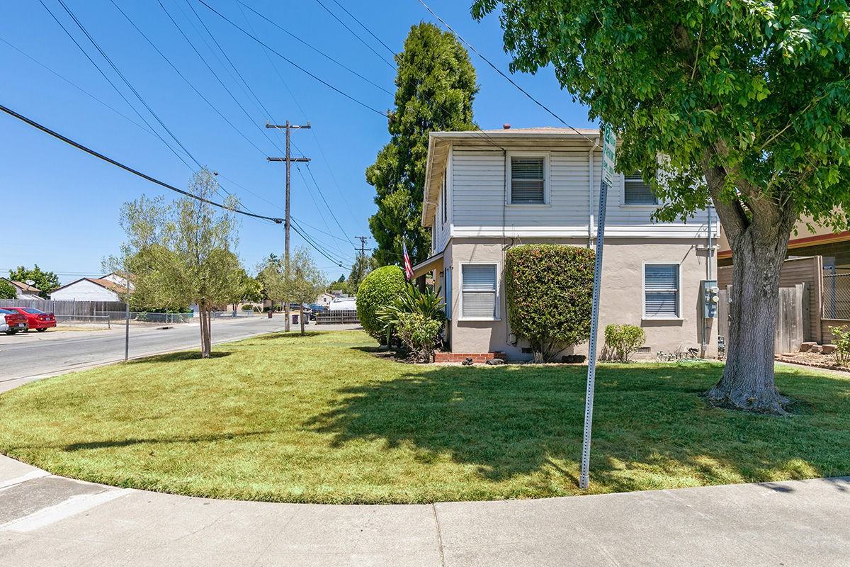 Hesperian Apartments - Photo 4 of 21