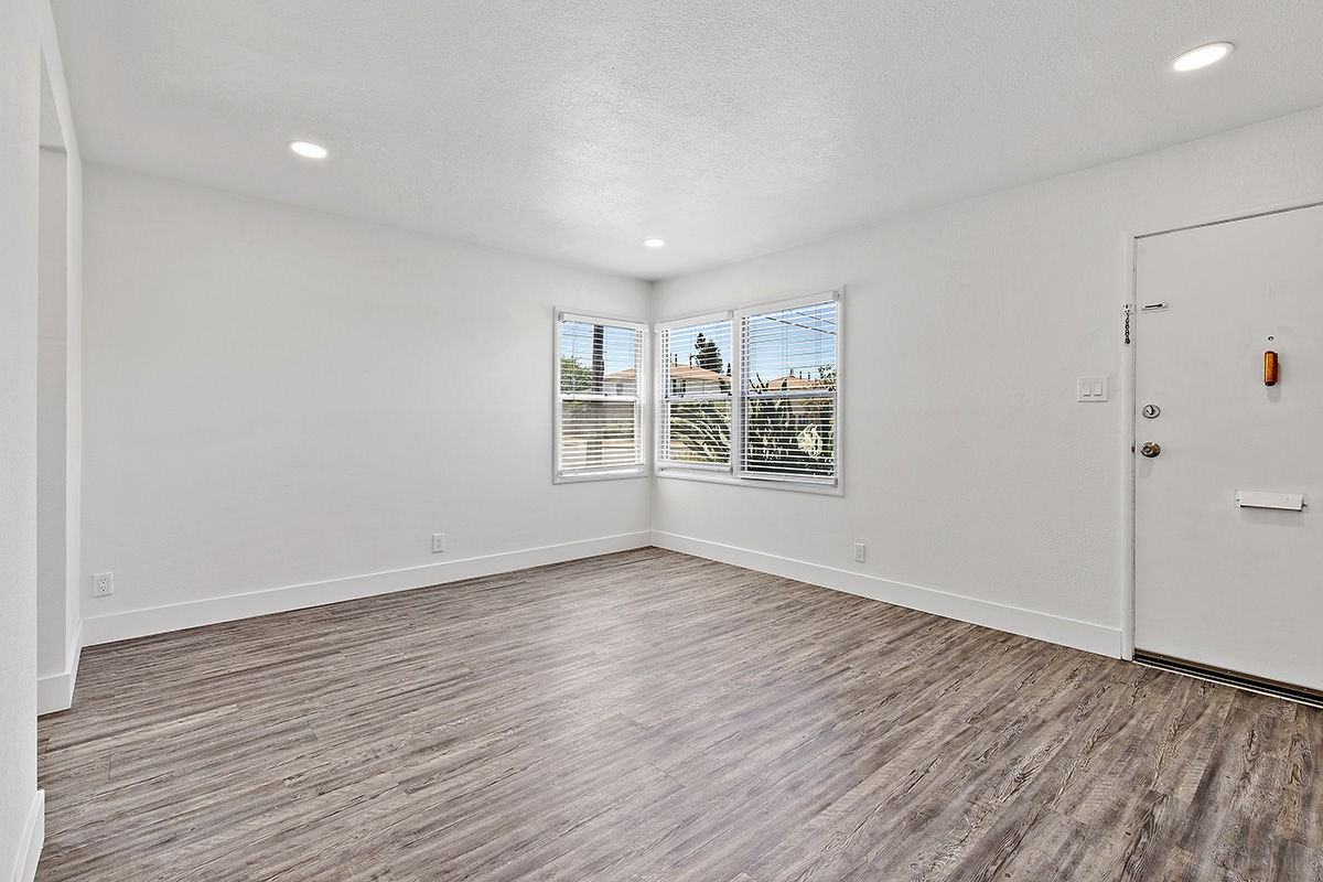 Hesperian Apartments - Photo 7 of 21