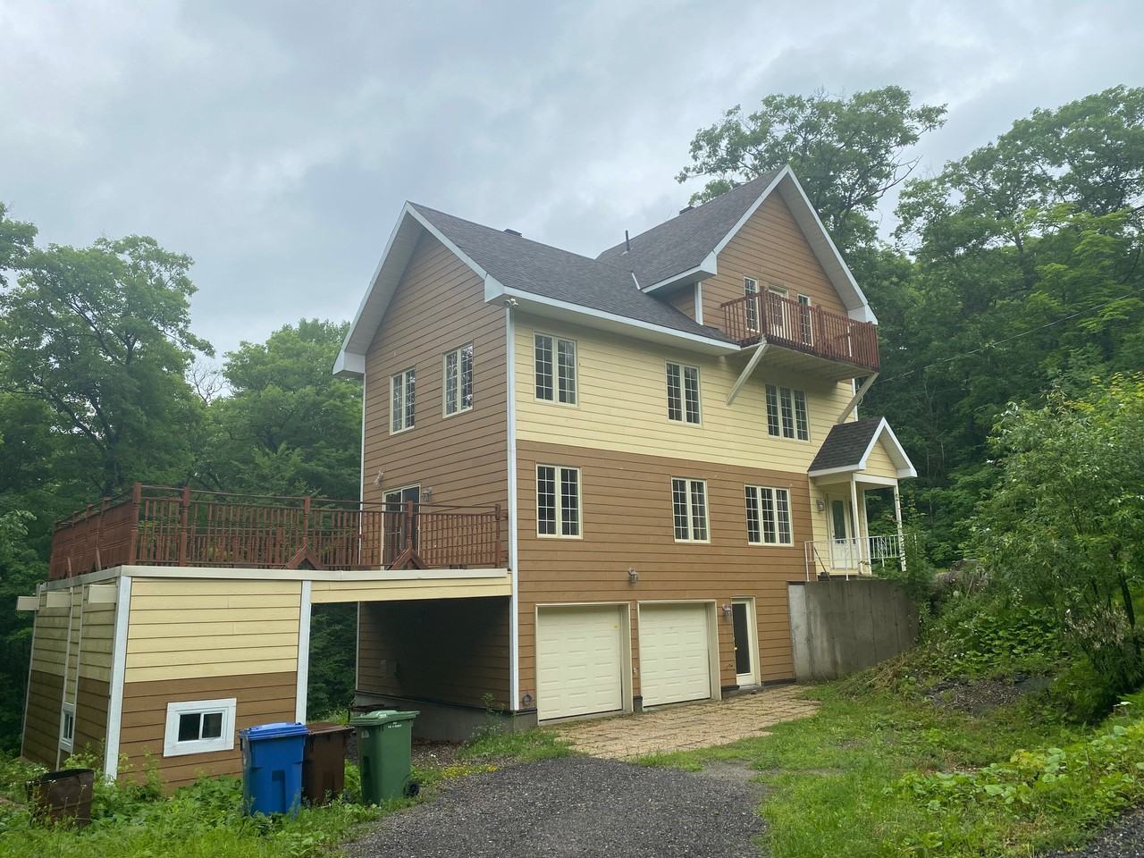 40 Rue de Saint Moritz, Cantley, QC J8V 3B2 4 Bedroom House for 2,475