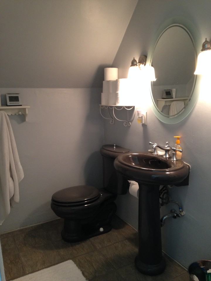 301 Bassett Road - Photo 3 of 12